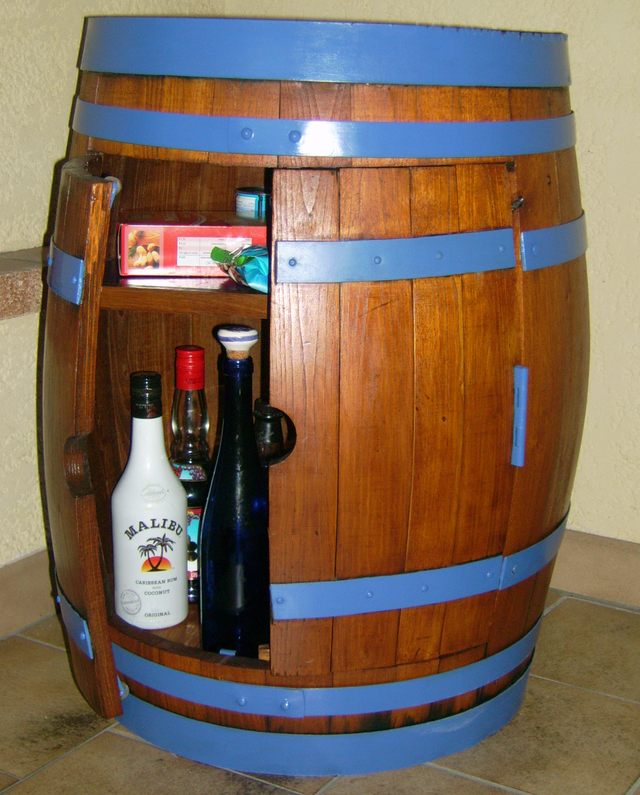 Range bouteille tonneau