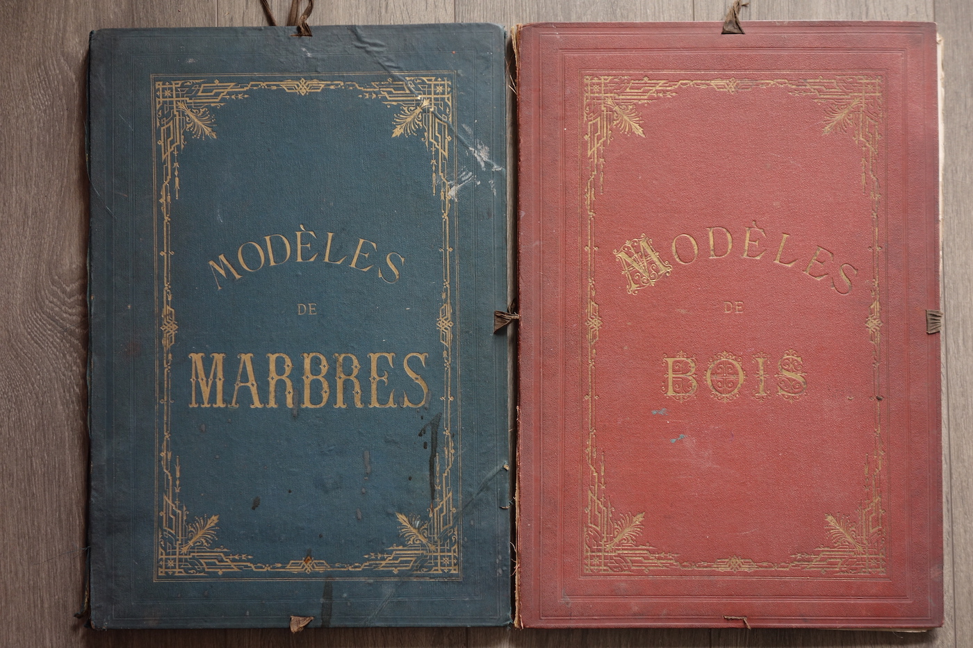 Album photo peinture décorative sur bois