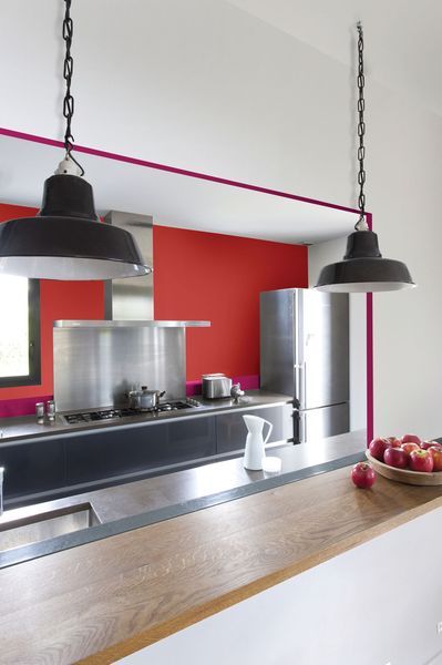 Peinture carrelage mural rouge