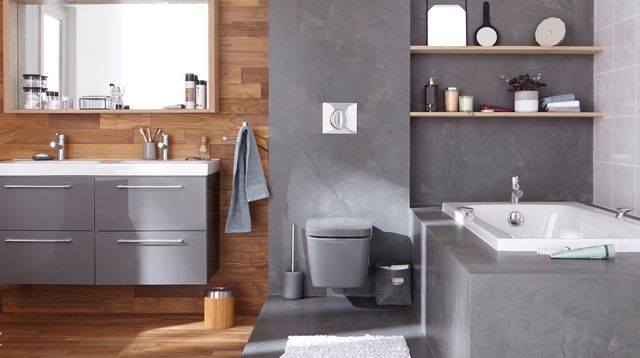 Peinture ou carrelage dans une salle de bain