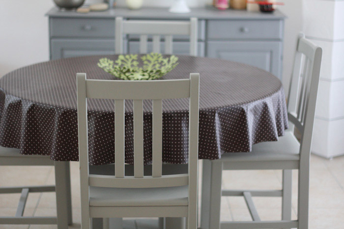 Peindre table cuisine en bois