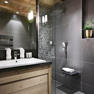 Peinture ou carrelage dans la salle de bain