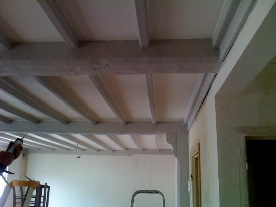 Prix peinture plafond avec poutres
