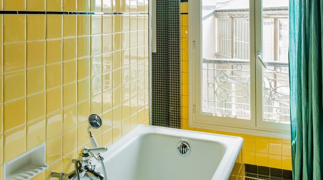 Peinture carrelage ocre